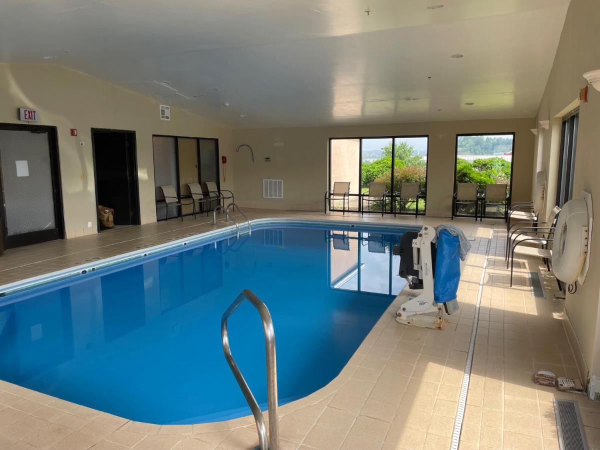 Holiday Inn Express Hotel & Suites Charleston-Southridge By Ihg Eksteriør bilde