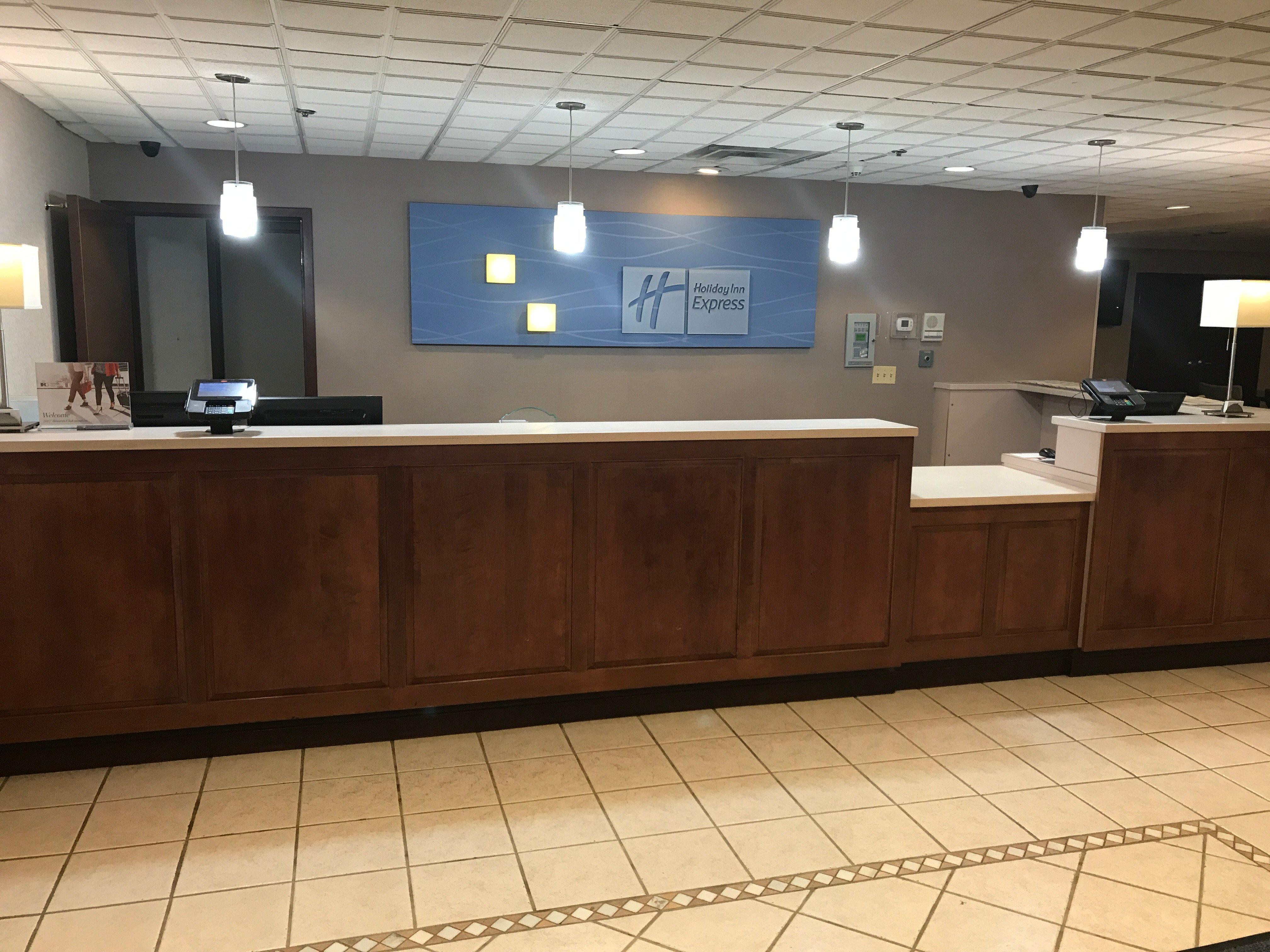Holiday Inn Express Hotel & Suites Charleston-Southridge By Ihg Eksteriør bilde