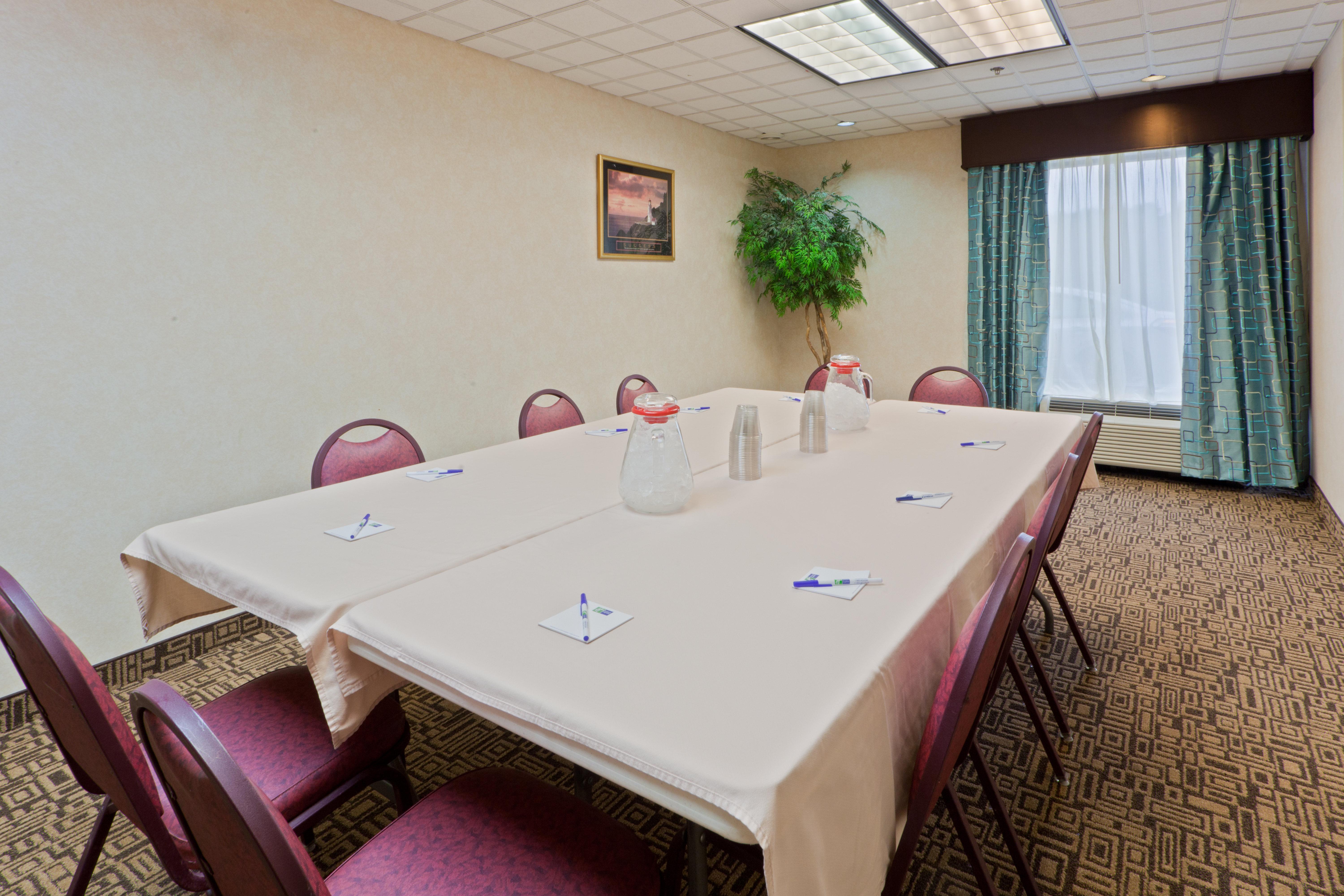 Holiday Inn Express Hotel & Suites Charleston-Southridge By Ihg Eksteriør bilde
